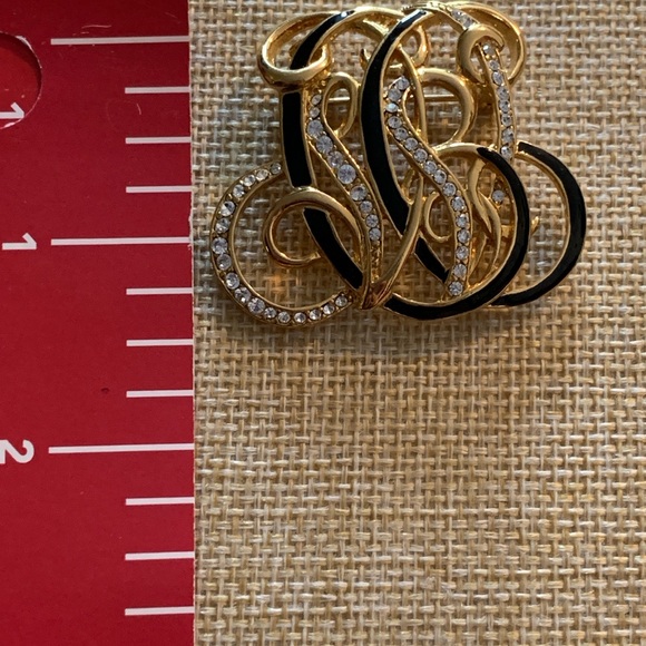 Vintage Trifari monogram brooch - Picture 2 of 5